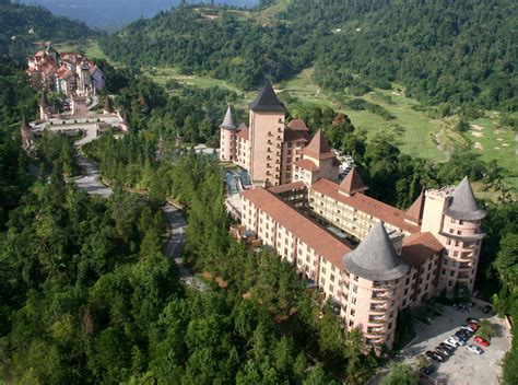 away from the hustle and bustle of city life|This Scenic Destination 3,000 Metres Above Sea Level Is Just A .